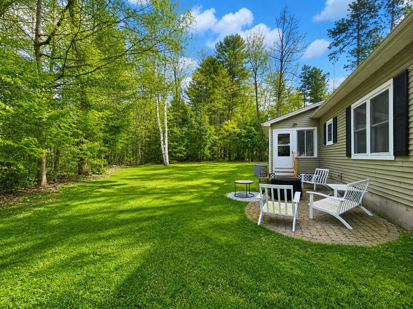 Image 4: Patio & Back Yard Image 4: Patio & Back Yard
