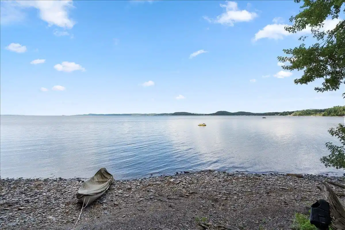 Image 1: Deeded Beach Image 1: Deeded Beach