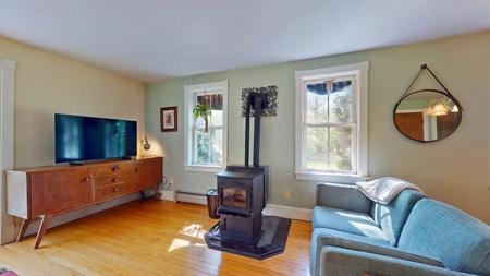 825 South End Road