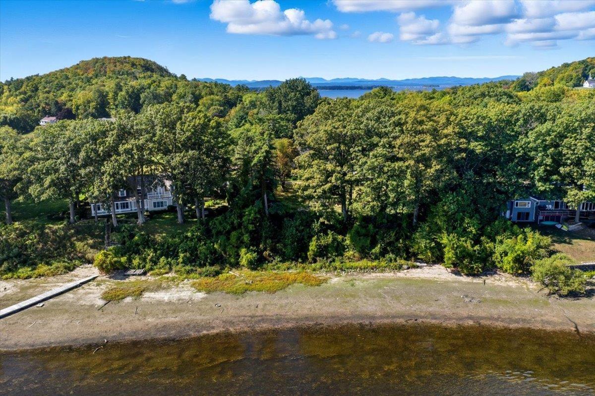 Image 3: 191' of Lake Frontage Image 3: 191' of Lake Frontage