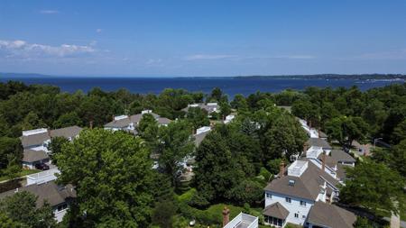 8 Oak Beach Drive