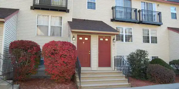 84 East Ridge