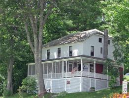 1044 Point of Pines