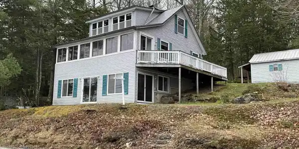 660 Lovell Lake