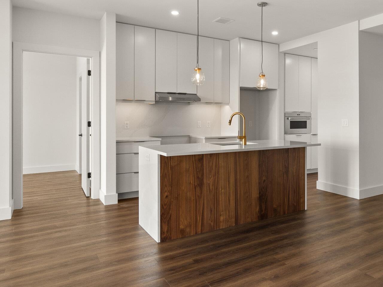 Image 0: Gorgeous kitchen finishes