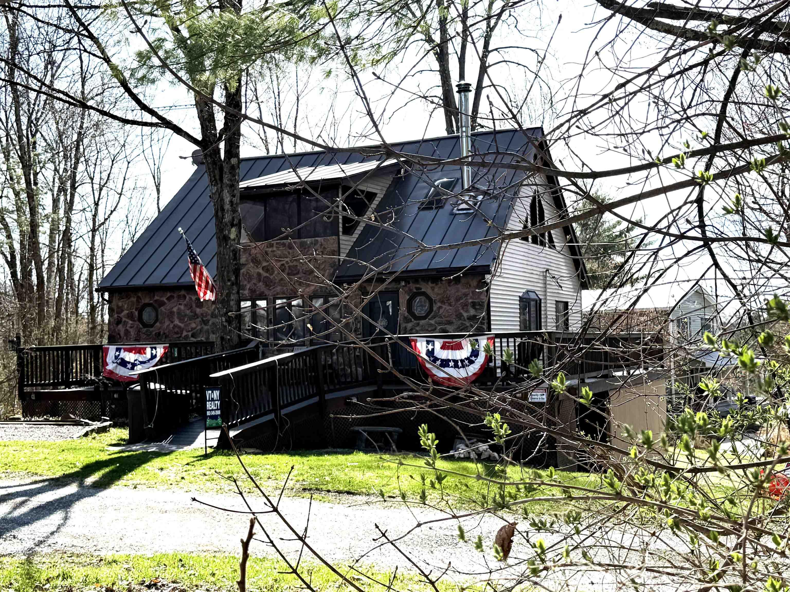 Image 1: House with Vaulted views Image 1: House with Vaulted views