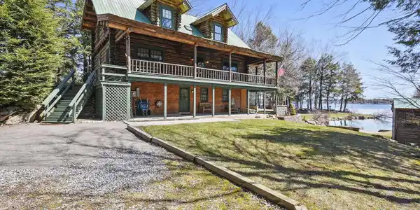 321 Camelot Shore Drive