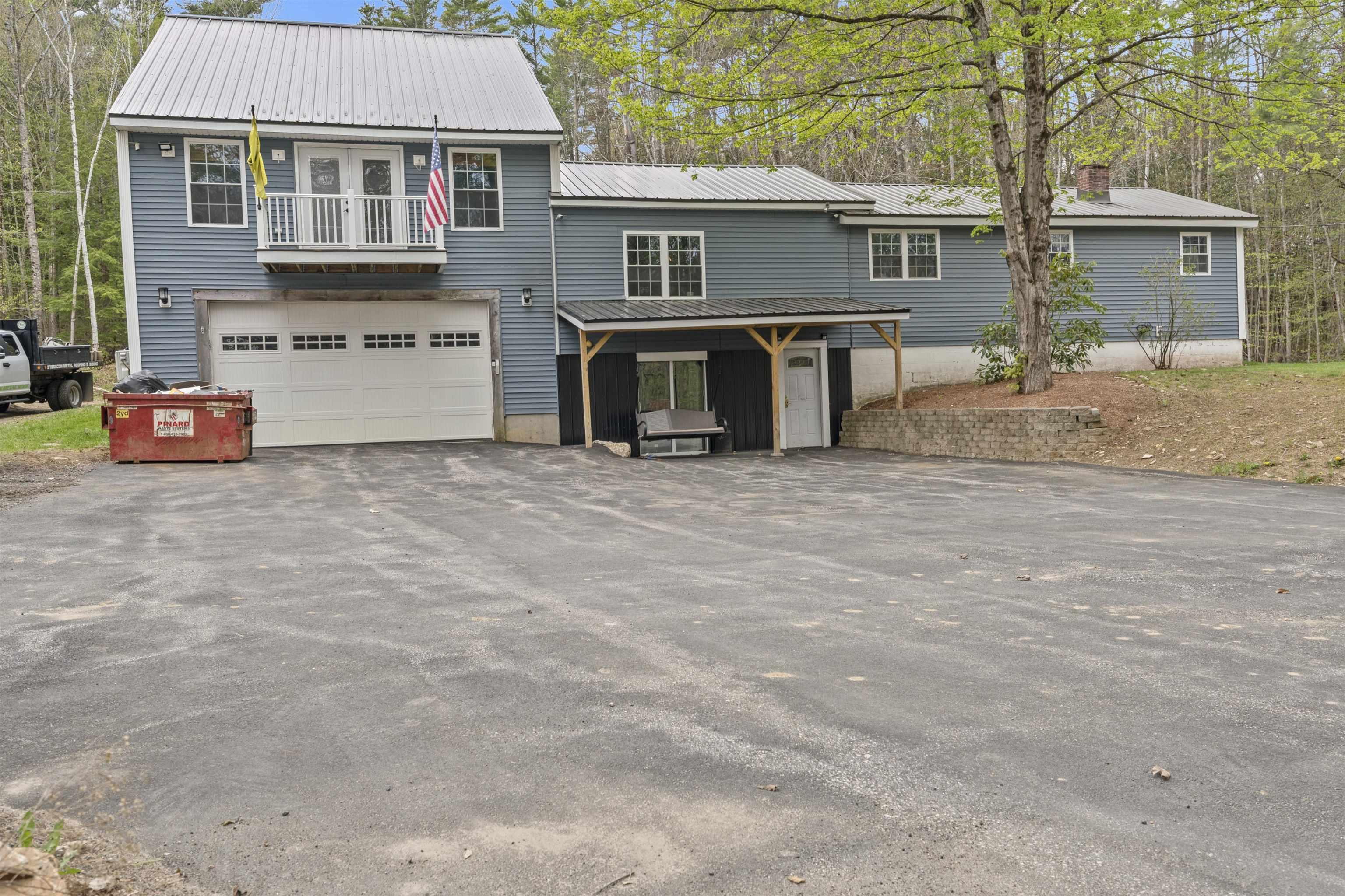Image 1: Welcome to 580 Lower Bay Road Image 1: Welcome to 580 Lower Bay Road