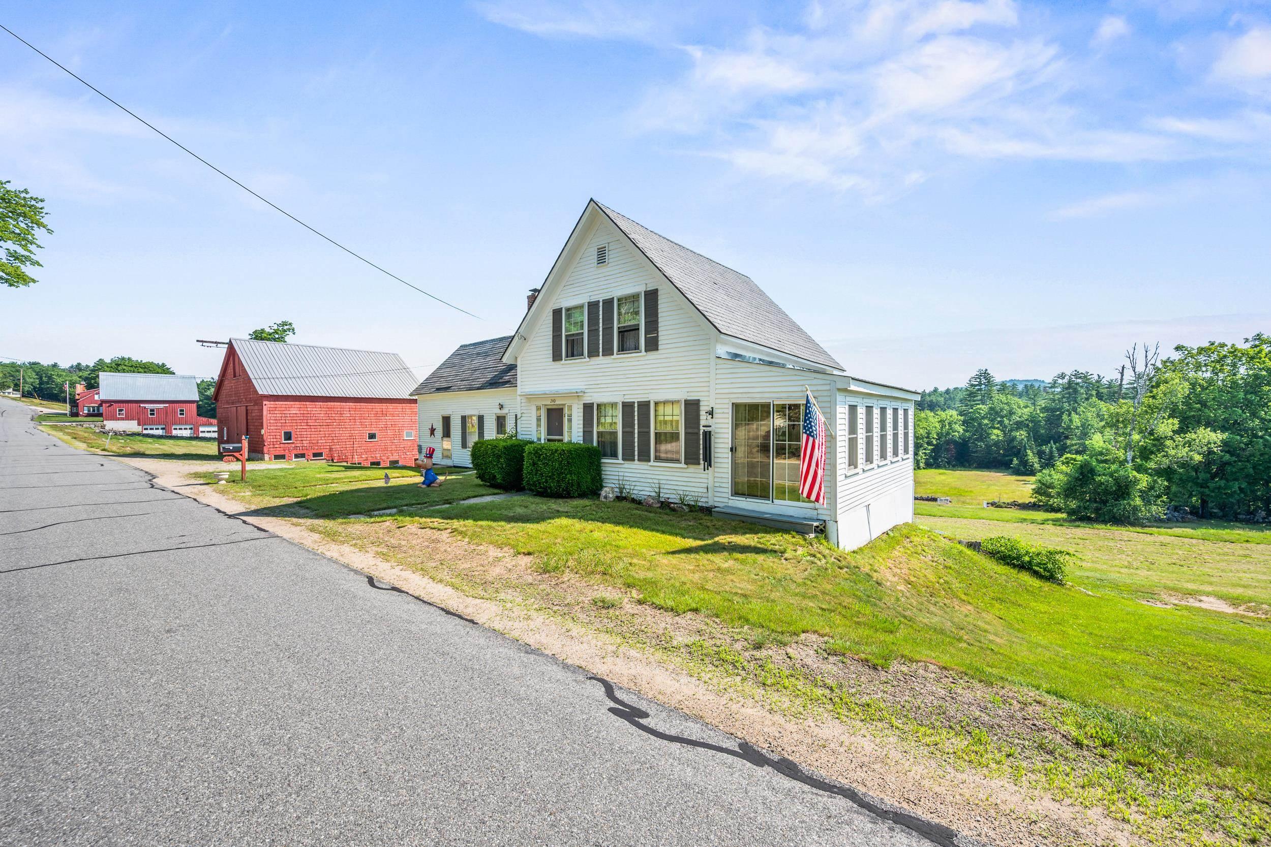 Image 2: ONE OF THE ORIGINAL HIGH STREET FARMHOMES IN A SPECIAL LOCAT Image 2: ONE OF THE ORIGINAL HIGH STREET FARMHOMES IN A SPECIAL LOCAT