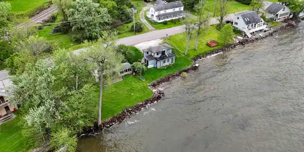 638 Bay Road
