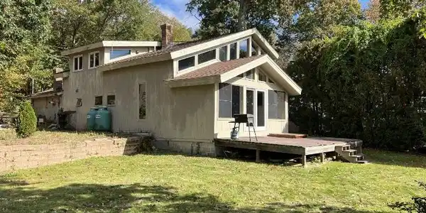 44 Lakeside