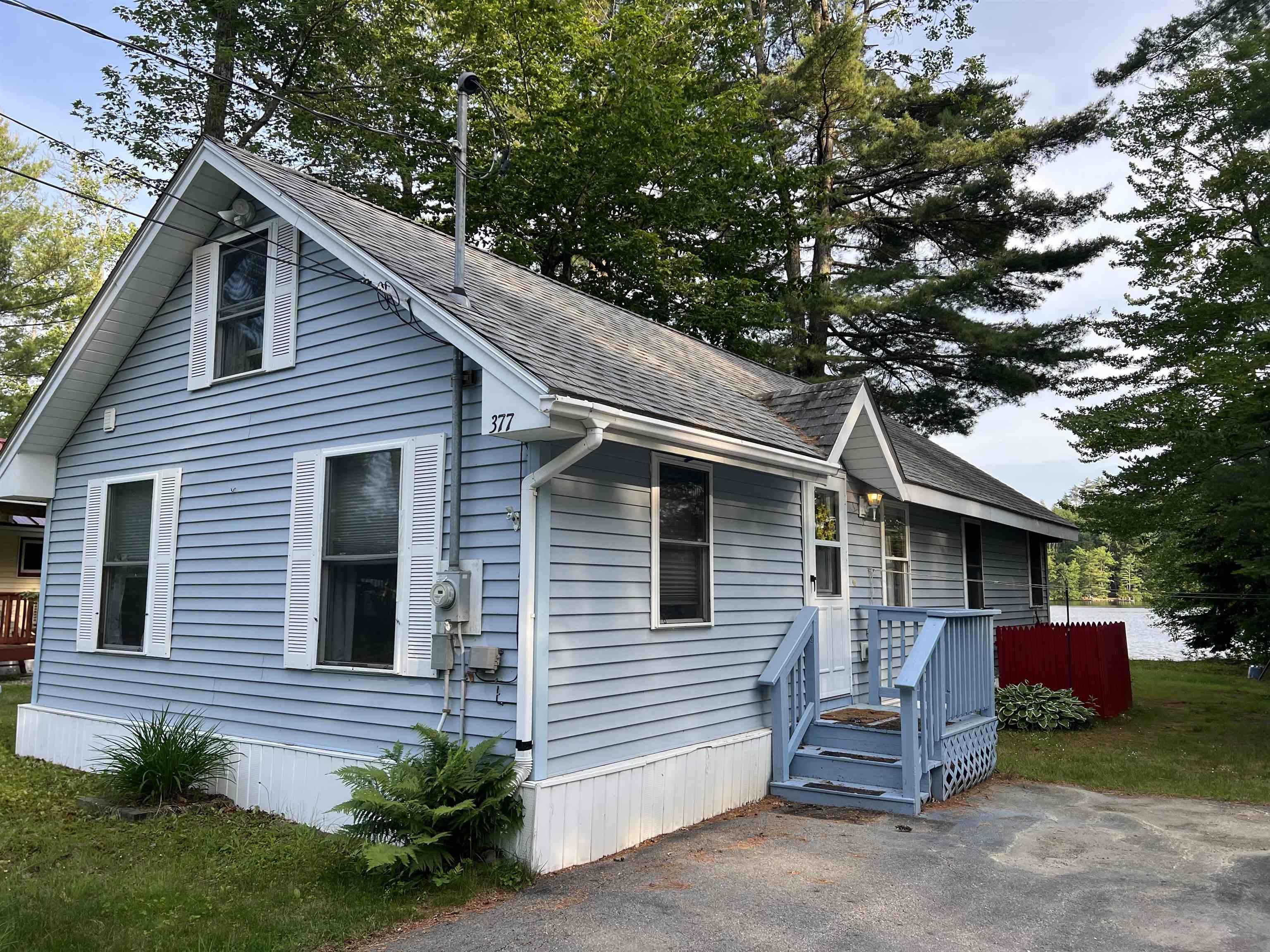 Image 3: Adorable 2 Bedroom Cottage