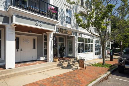 33 Deer Street