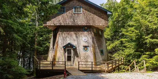 155 Fernwood