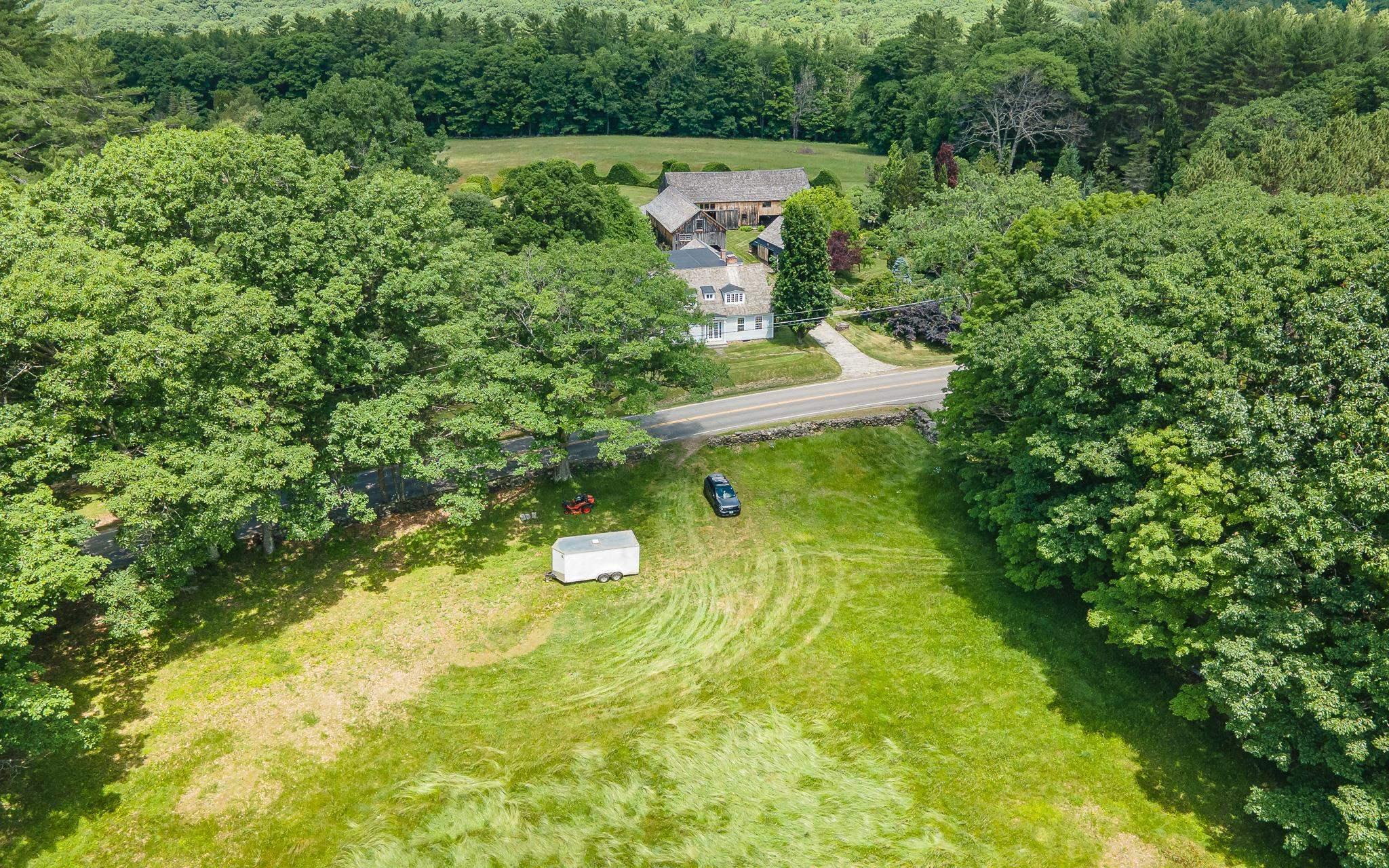 Image 4: Vue of house from south