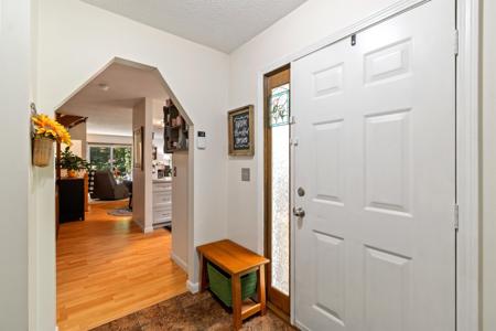 25 Woodbine by the Lake