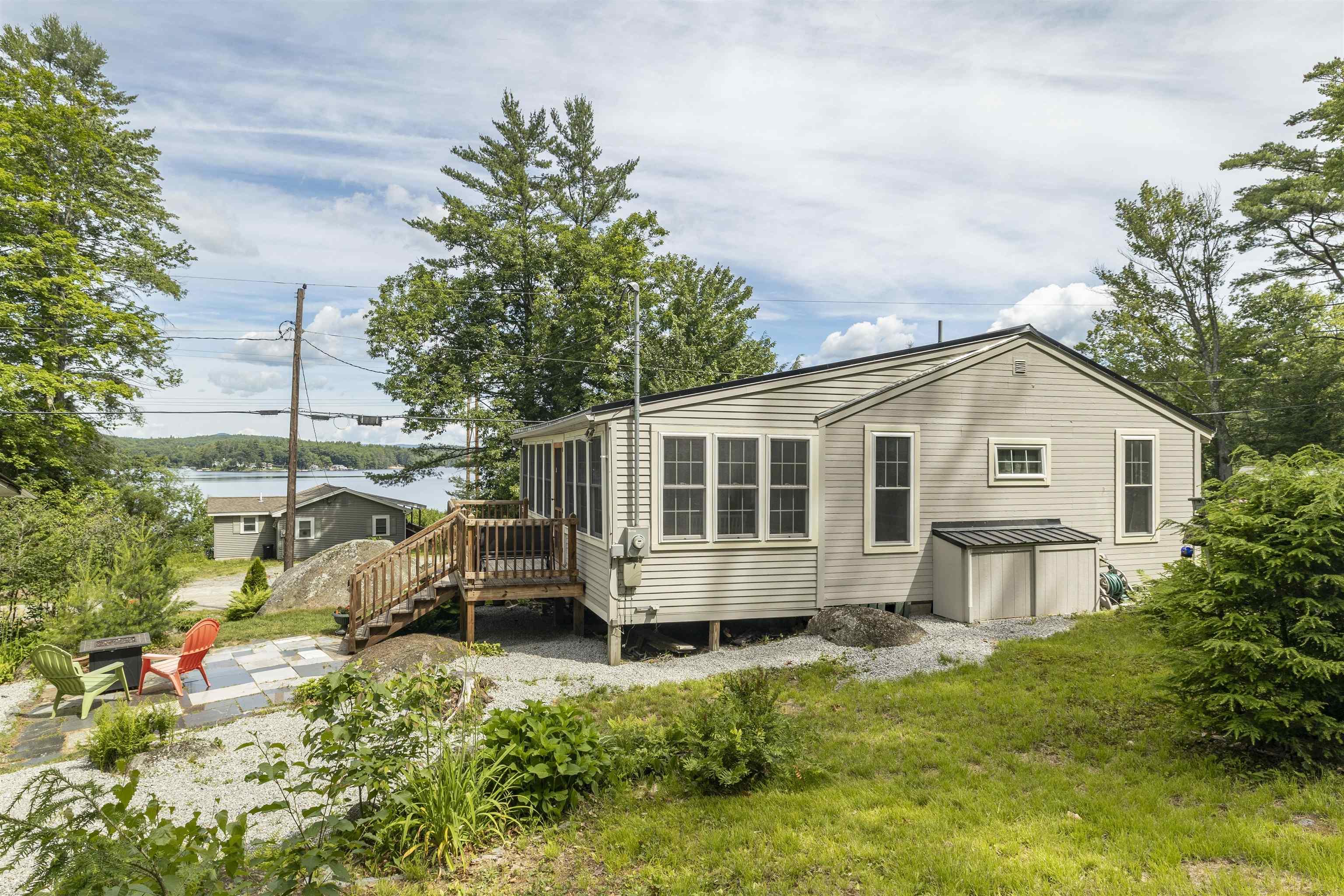 Image 2: Lake views from summer cottage