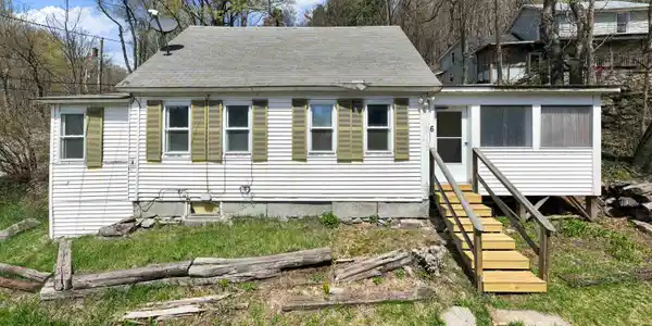 6 Alpine Court