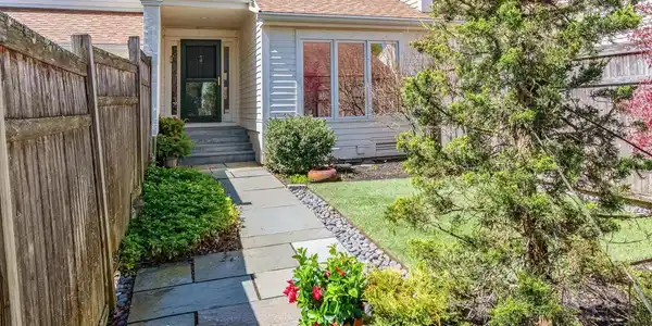 Image 3: Beautiful private courtyard Image 3: Beautiful private courtyard