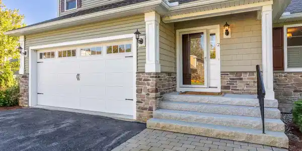 2 Renaissance Circle