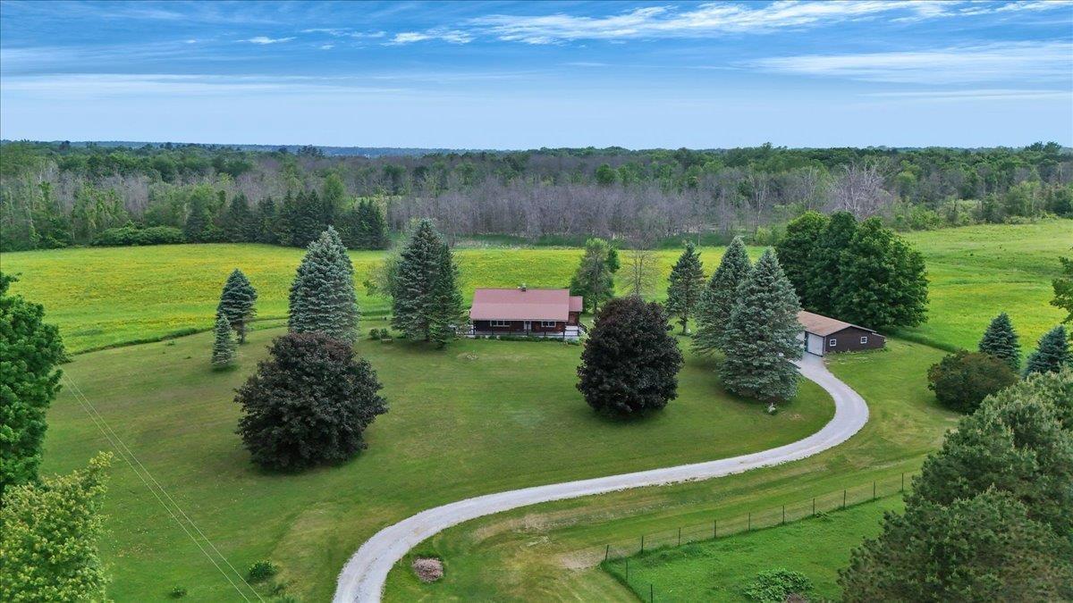 Image 2: Private & Serene on 11+ Acres Image 2: Private & Serene on 11+ Acres