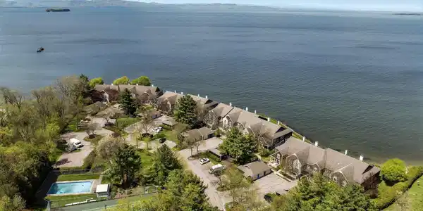 9 Harbor Watch Road