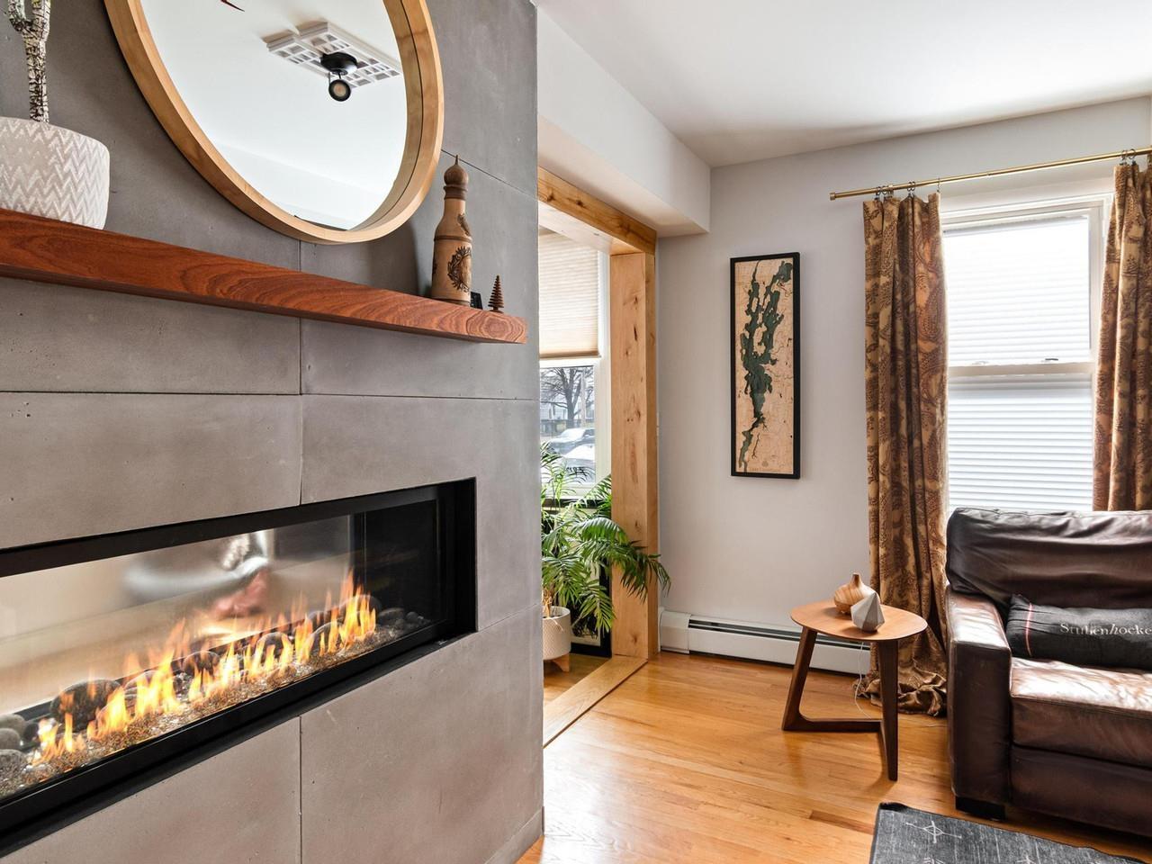 Image 4: Contemporary fireplace Image 4: Contemporary fireplace