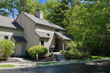 2696 Lake Shore Road