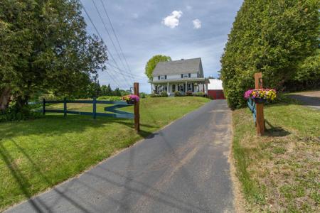 736 Pleasant Street