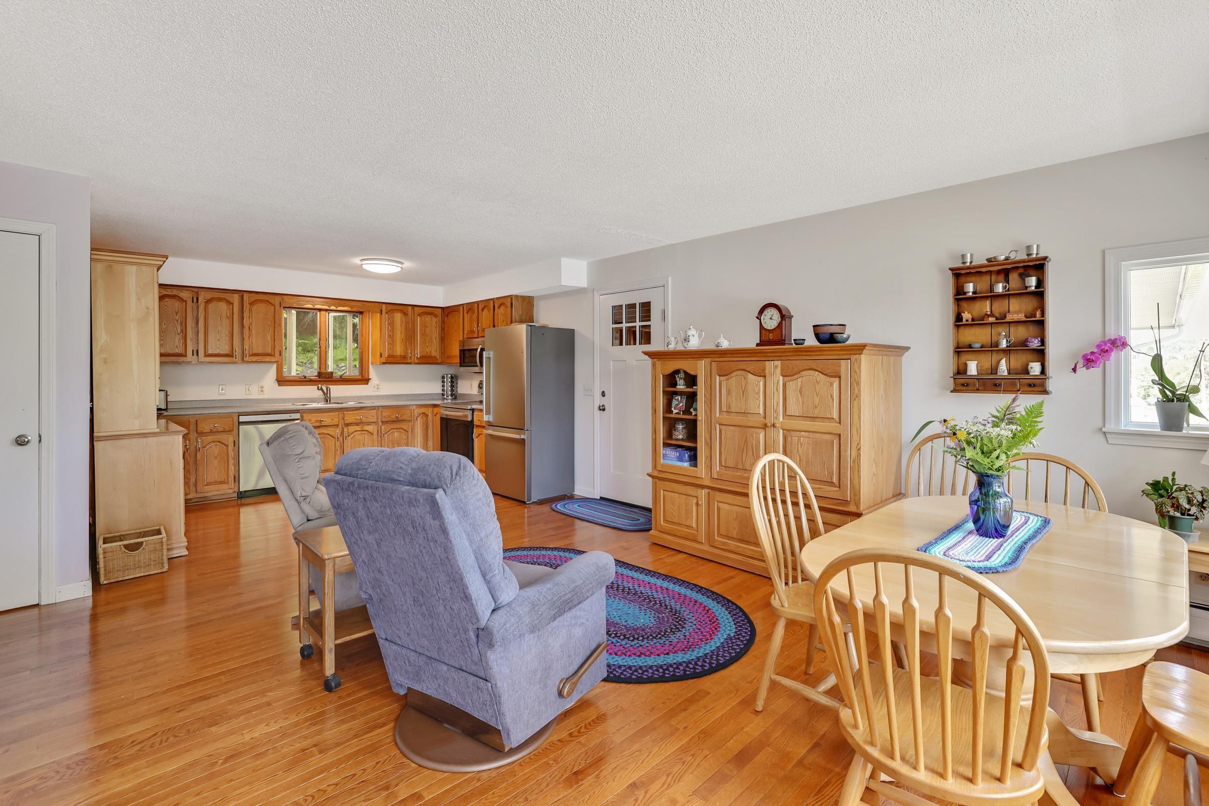 Image 3: open concept-living/dining