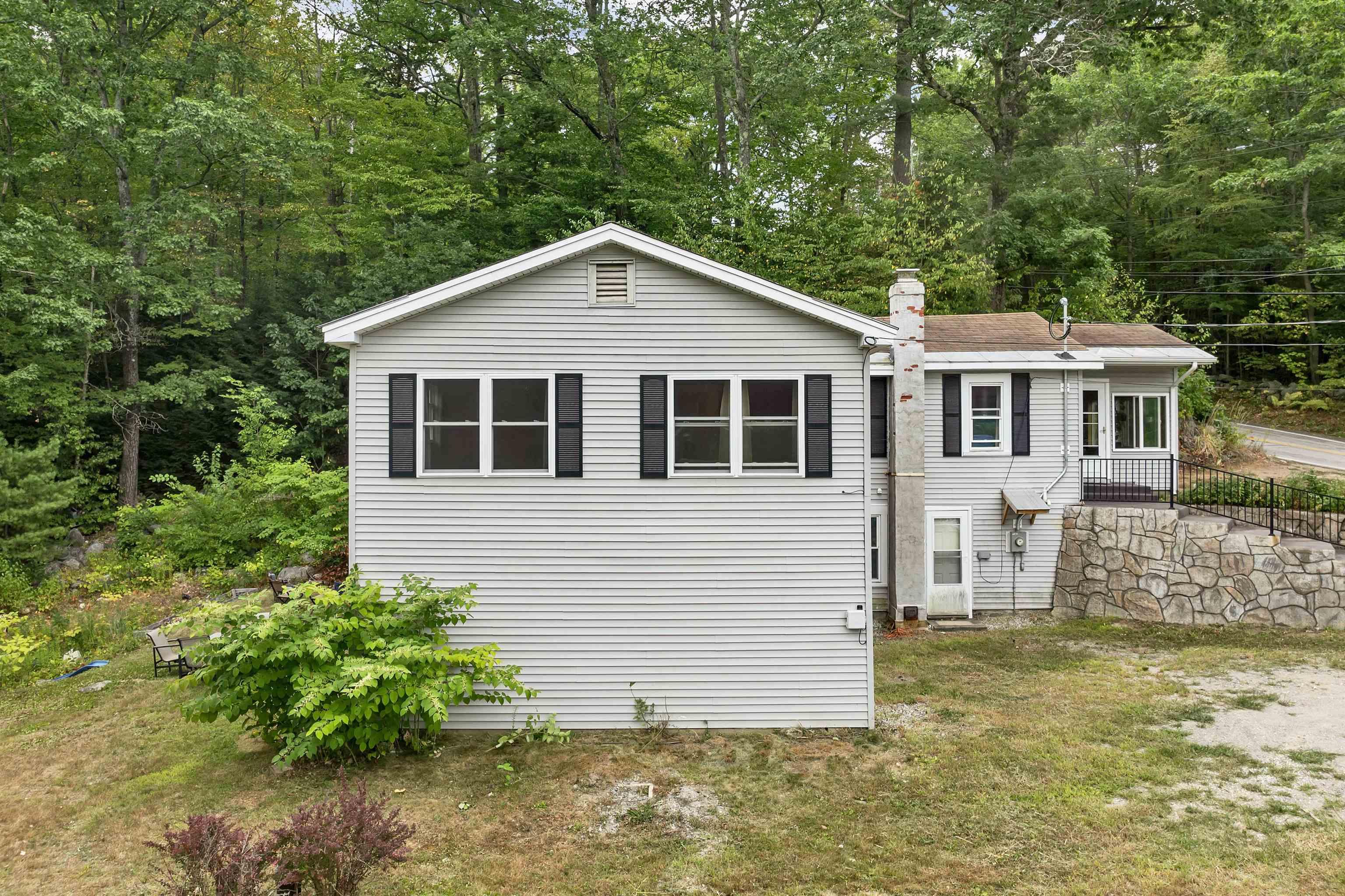 Image 2: Left side of house