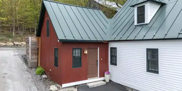 61 Central Street