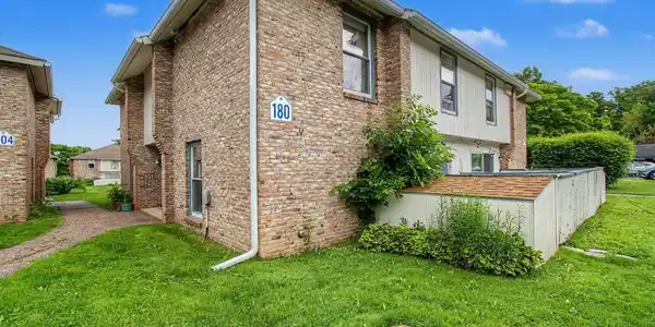 180 Ledgewood Circle