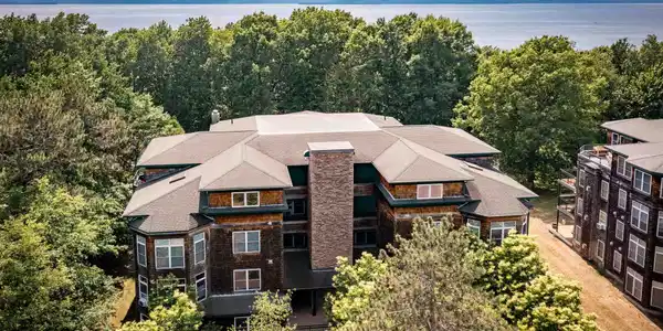 29 Claire Point