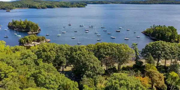 728 Malletts Bay Club Road