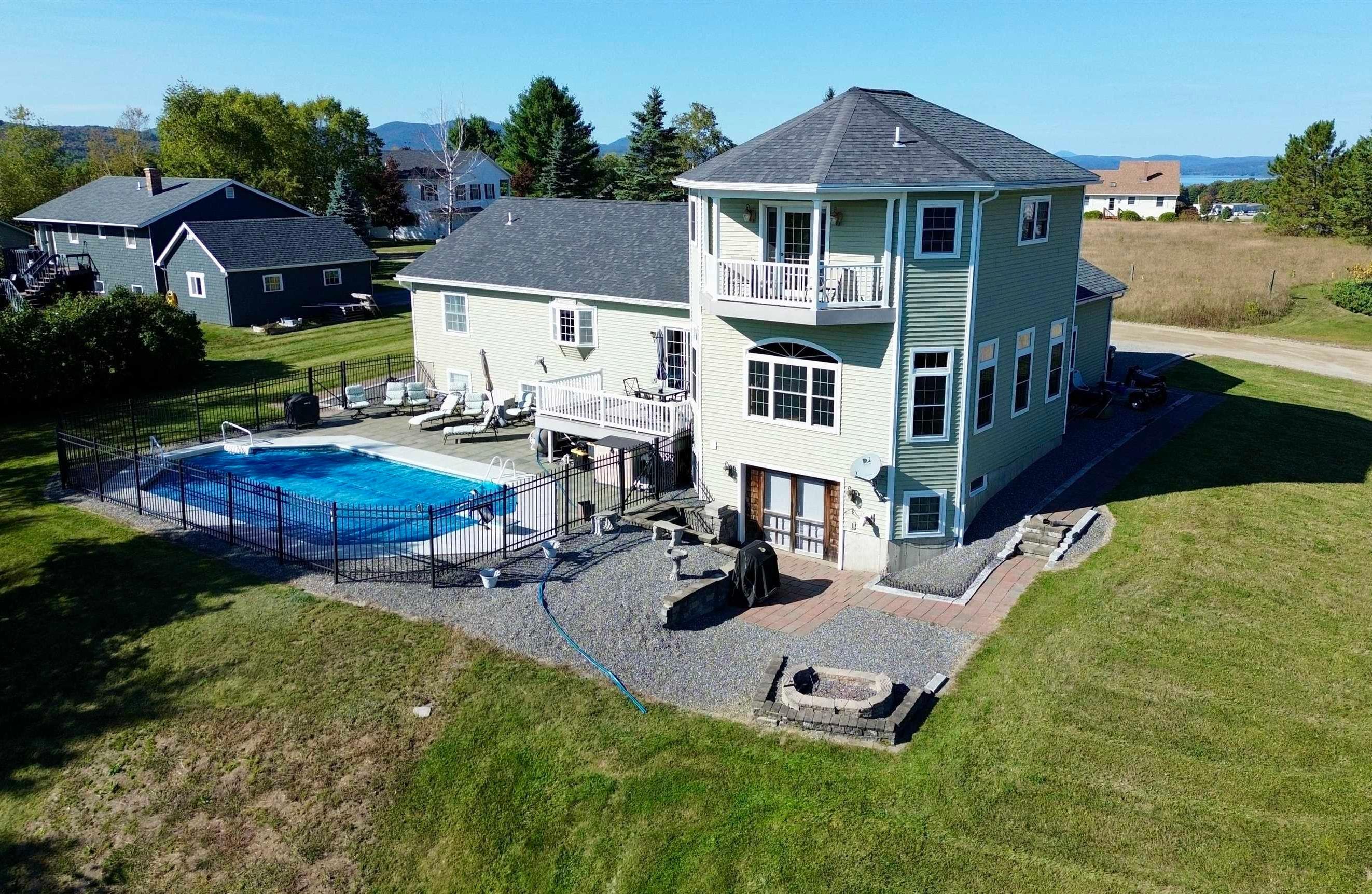 Image 1: 4,250+ SF of Home
