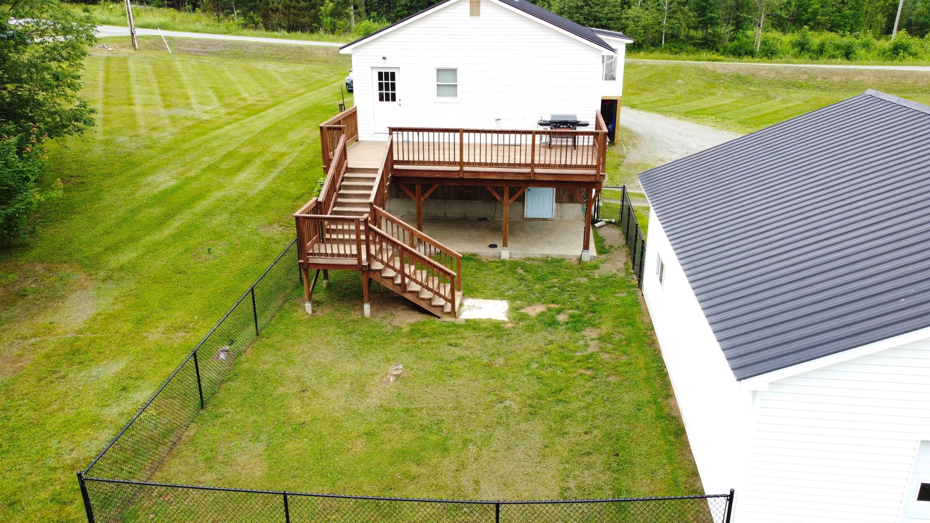 Image 2: Fenced Yard