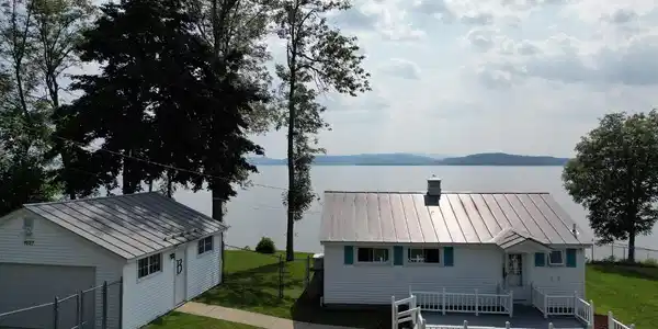1527 Colchester Point Road