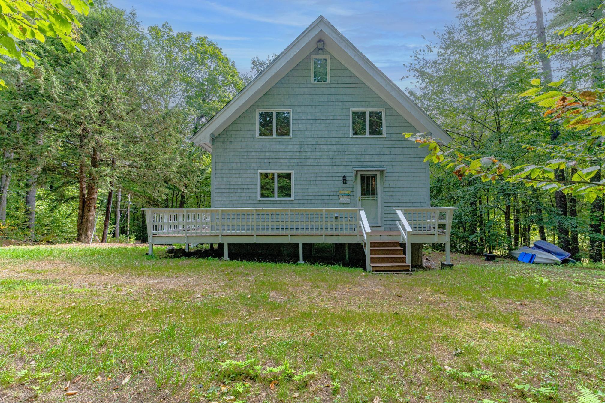 Image 1: Expansive Deck
