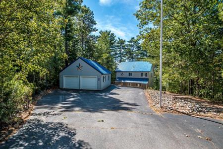 135 S Dorr Way