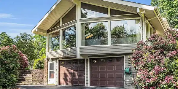 2 Lakewood Road
