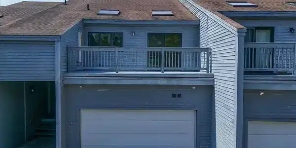 82 Bay Road