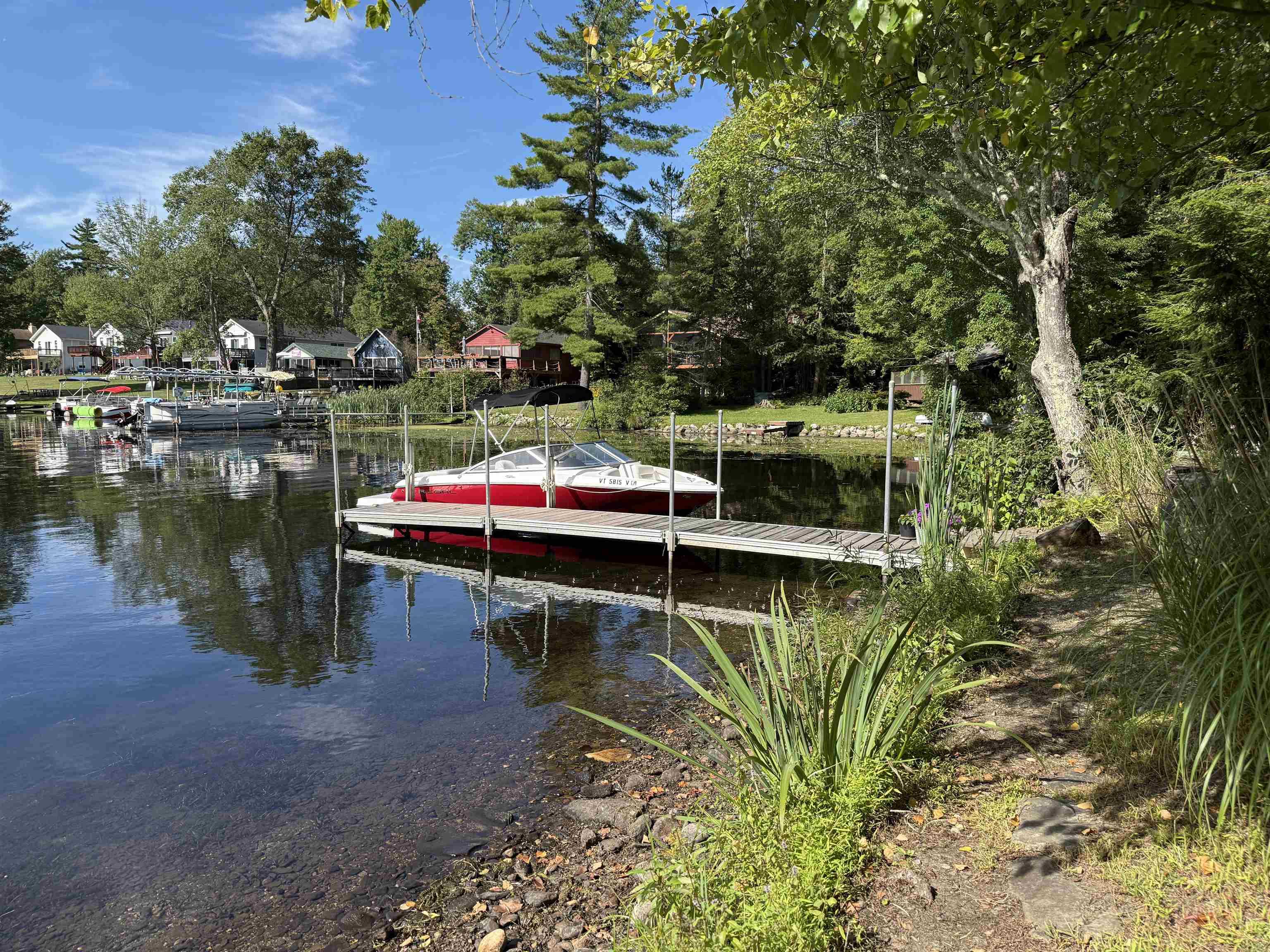 Image 2: DOCK INCLUDED