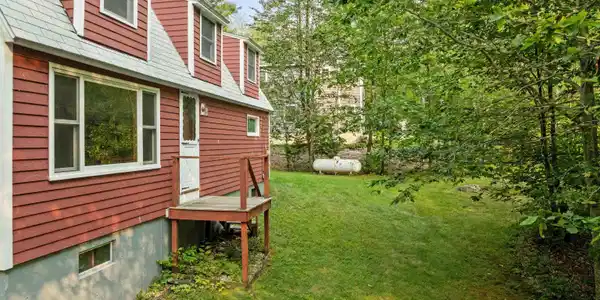 31 Dillon Drive East