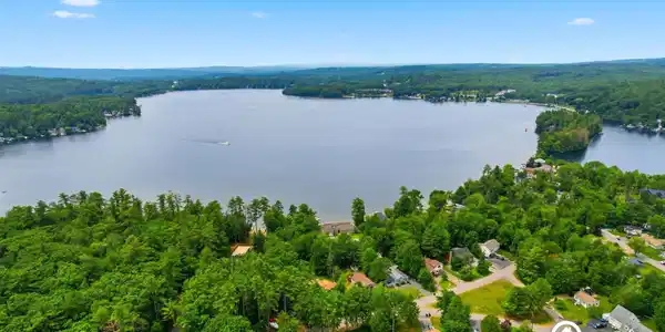 Image 3: Beautiful Lake Winnisquam Access Image 3: Beautiful Lake Winnisquam Access