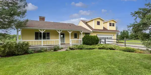 52 Tavern