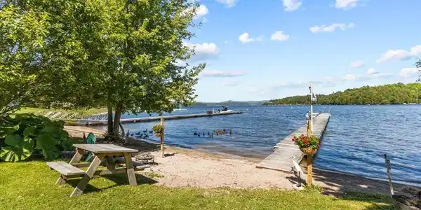 32 Spaulding East Shore Road