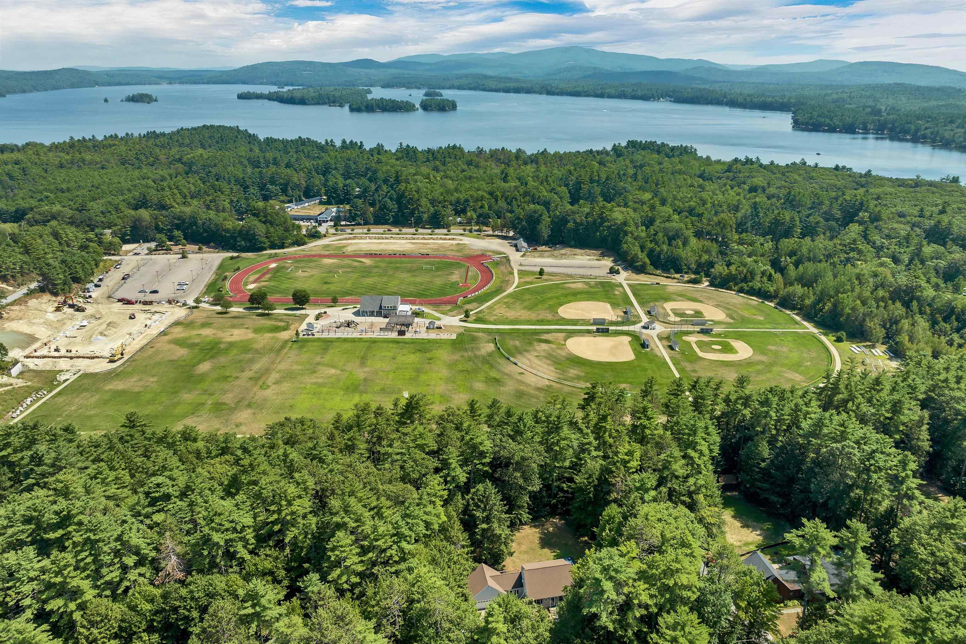Image 1: short walk to the nick and Lake Wentworth!, short walk to the nick and Lake Wentworth!