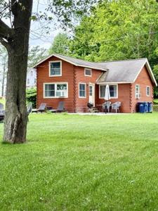 880 Lakeview Drive