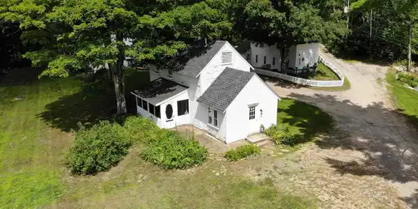 15 Robinswood
